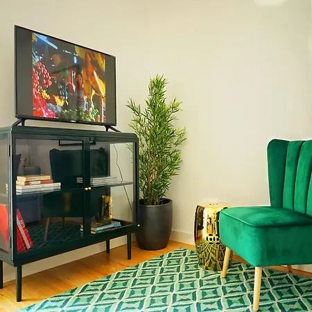 Intendente - 2 Quartos * Lisboa